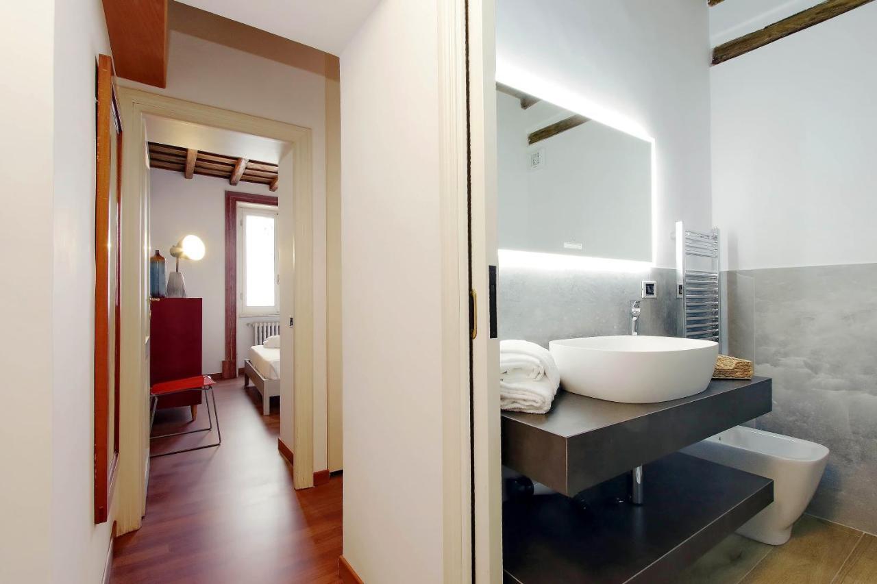 Ych-Farnese Charme Apartment โรม ภายนอก รูปภาพ