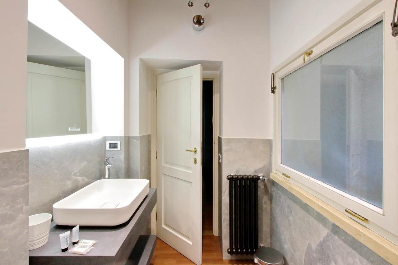 Ych-Farnese Charme Apartment โรม ภายนอก รูปภาพ